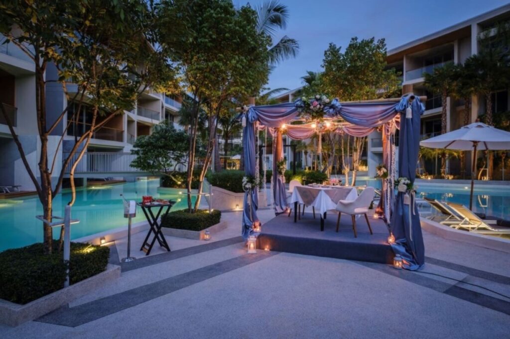 Wyndham Grand Nai Harn Beach Phuket, resort în Thailanda